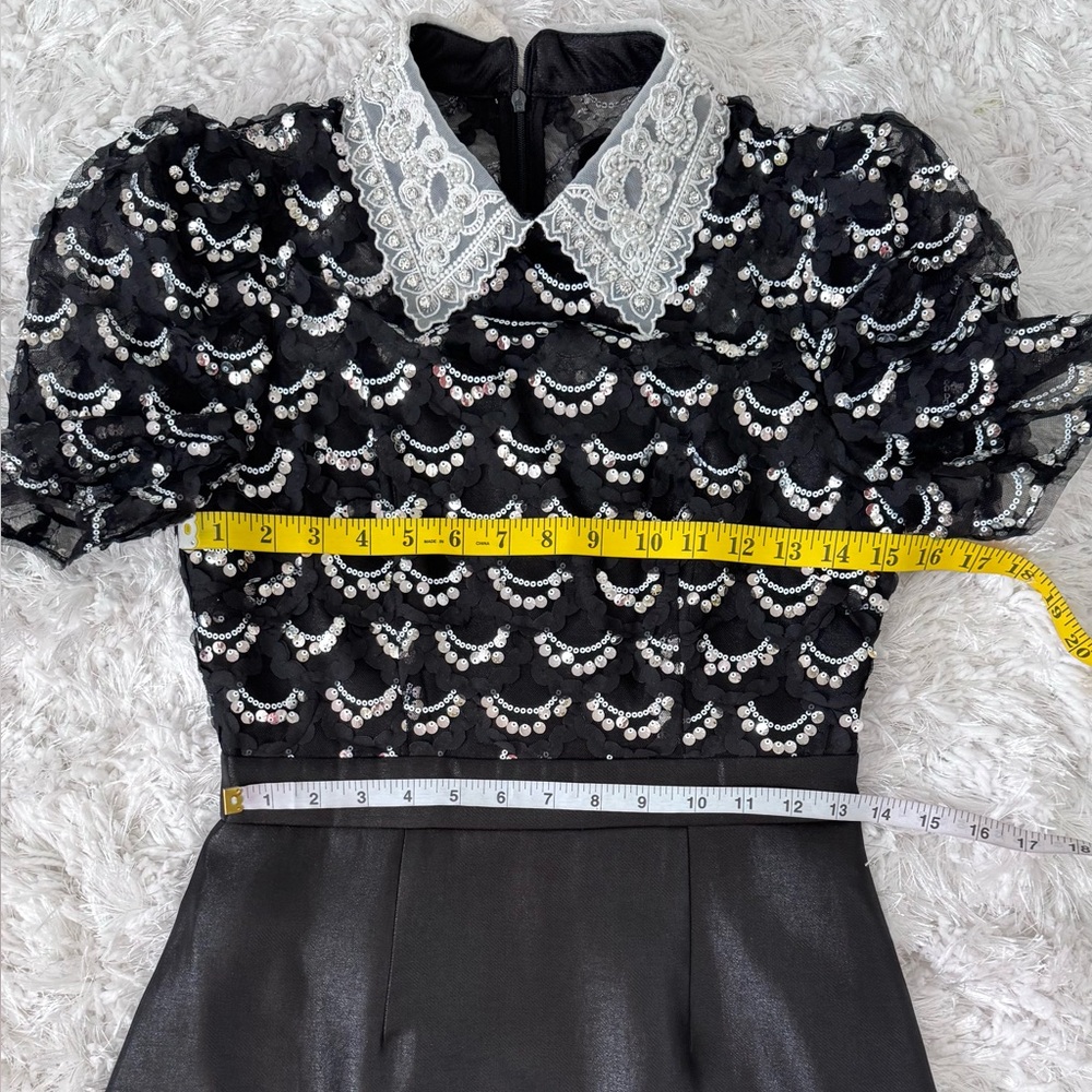 New 🖤 Chic Black and White Mini Dress with Lace Collar - Picture 11 of 17